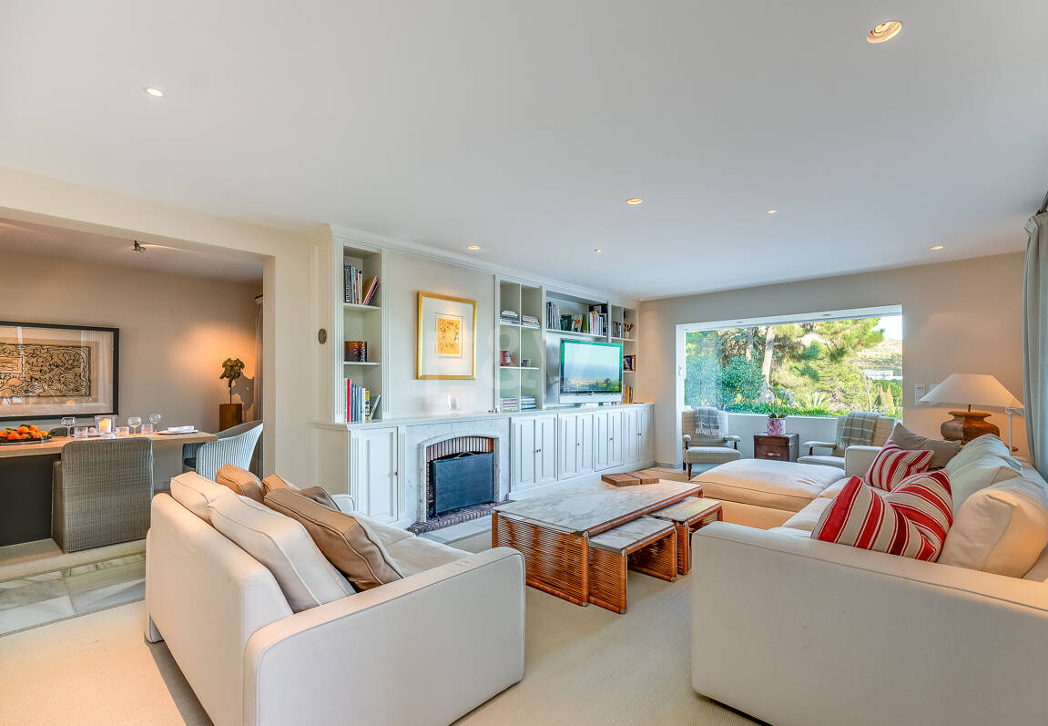 Villa with sea views in Cascada de Camoján. Prices from €6,000per week