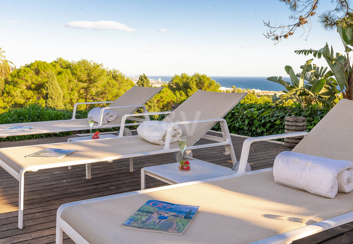 Villa with sea views in Cascada de Camoján. Prices from €6,000per week