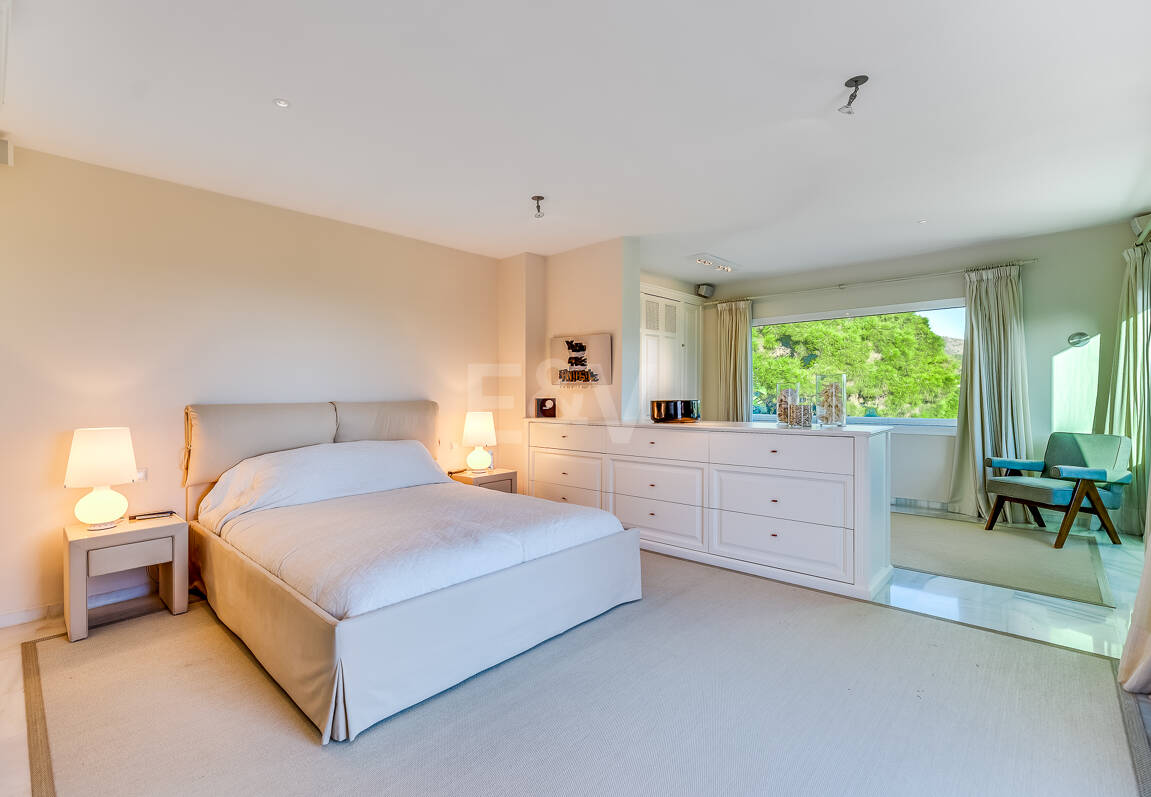 Villa with sea views in Cascada de Camoján. Prices from €6,000per week