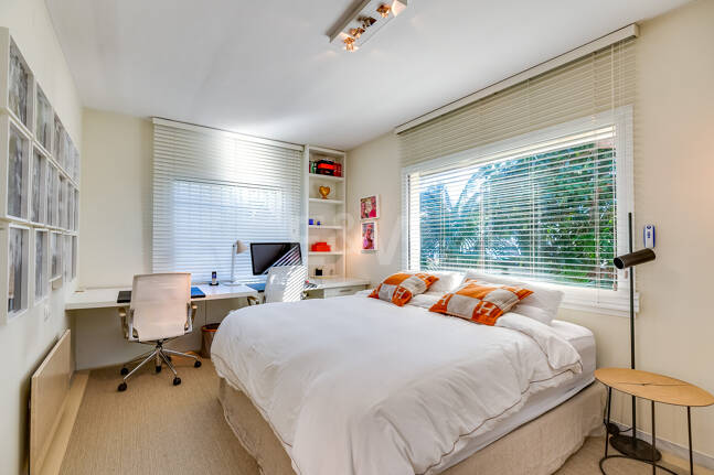 Villa with sea views in Cascada de Camoján. Prices from €6,000per week