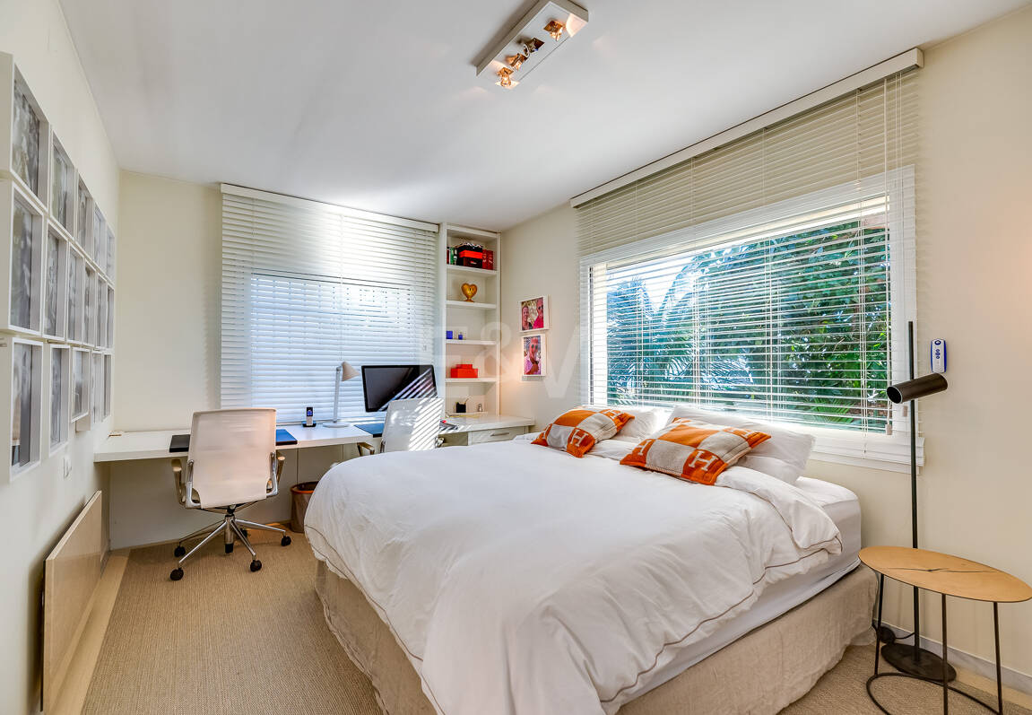 Villa with sea views in Cascada de Camoján. Prices from €6,000per week