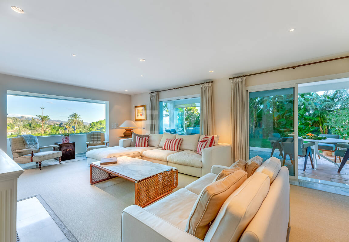 Villa with sea views in Cascada de Camoján. Prices from €6,000per week