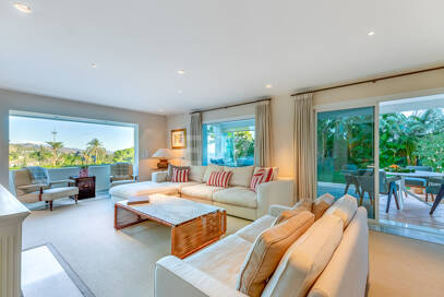 Villa with sea views in Cascada de Camoján. Prices from €6,000per week