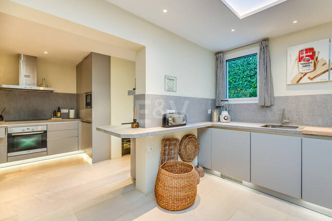 Villa with sea views in Cascada de Camoján. Prices from €6,000per week