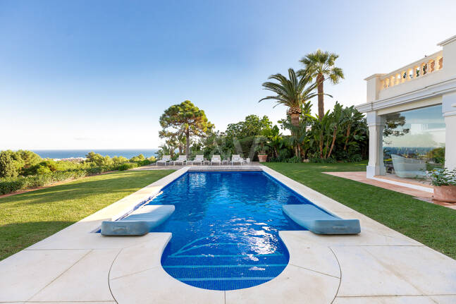 Villa with sea views in Cascada de Camoján. Prices from €6,000per week