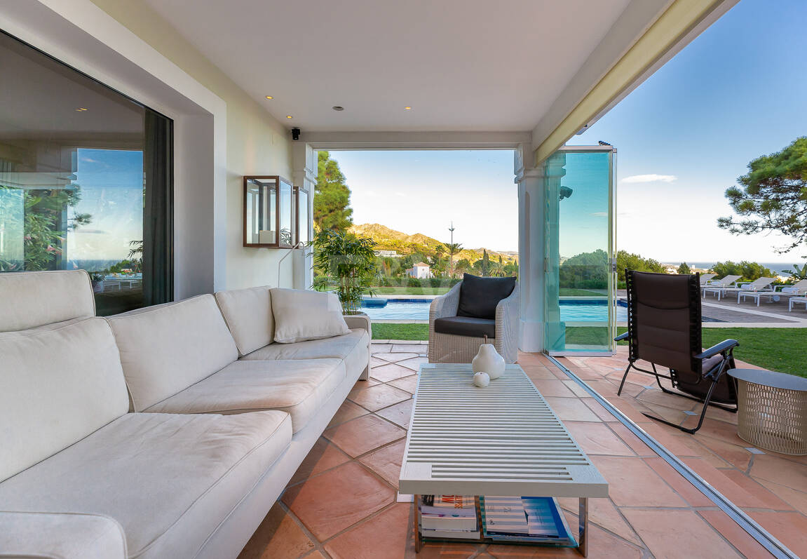 Villa with sea views in Cascada de Camoján. Prices from €6,000per week