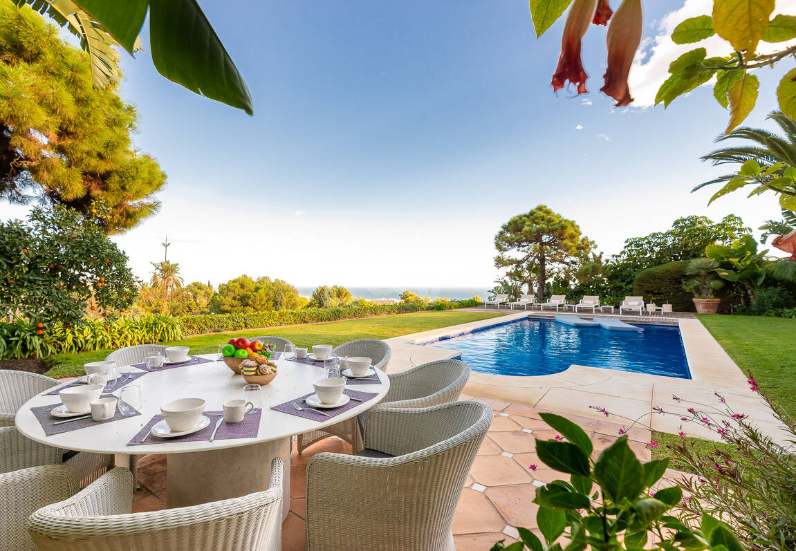 Villa with sea views in Cascada de Camoján. Prices from €6,000per week