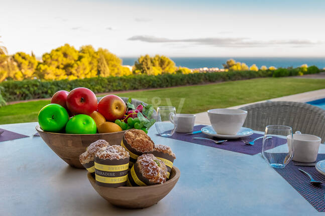 Villa with sea views in Cascada de Camoján. Prices from €6,000per week