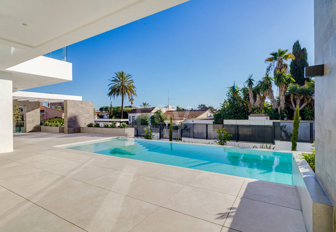 Modern Villa i Marbesa nära stranden