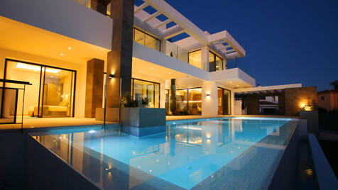 Villa moderna en Marbesa cerca de la playa