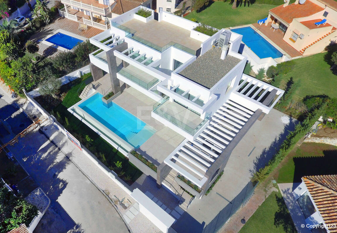 Modern Villa i Marbesa nära stranden