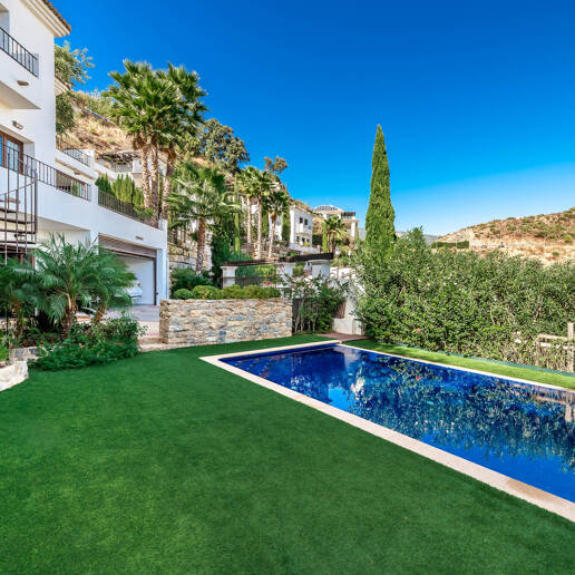 Mediterrane Villa mit Panoramameerblick in Benahavís Hills Country Club