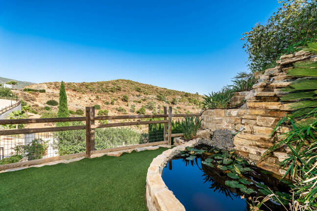 Mediterranean Benahavís Miejska Willa z widokiem na morze panoramiczne i góry.