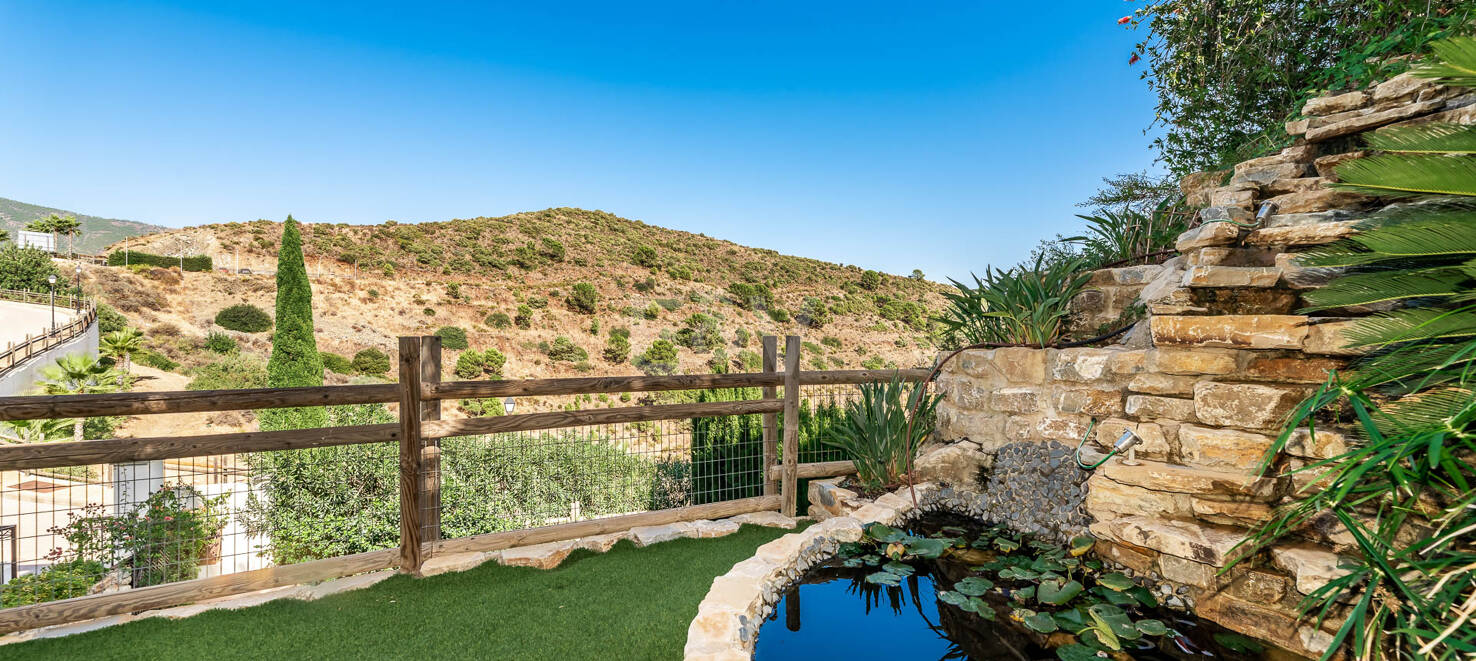 Mediterrane Villa mit Panoramameerblick in Benahavís Hills Country Club