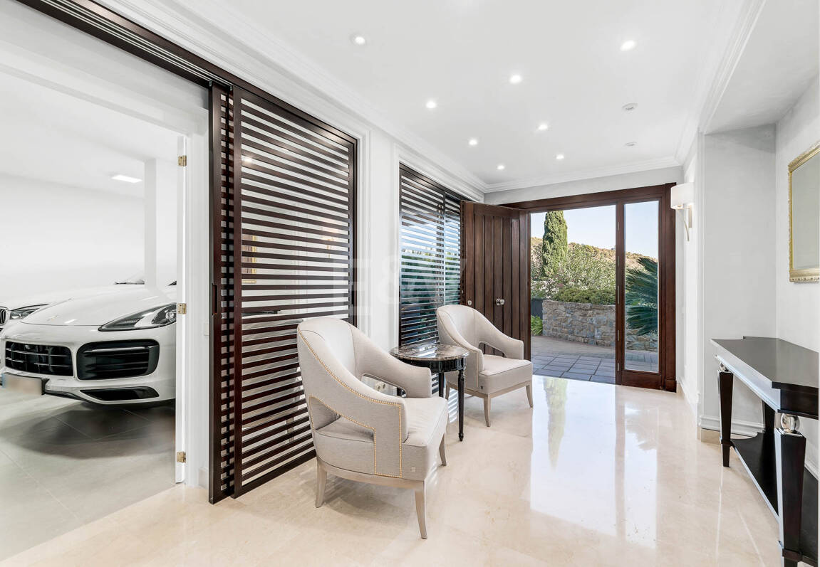 Mediterranean Benahavís Miejska Willa z widokiem na morze panoramiczne i góry.