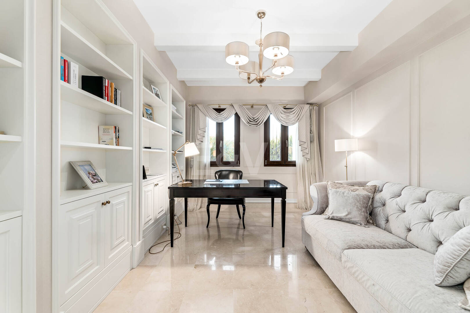 Mediterranean Benahavís Miejska Willa z widokiem na morze panoramiczne i góry.