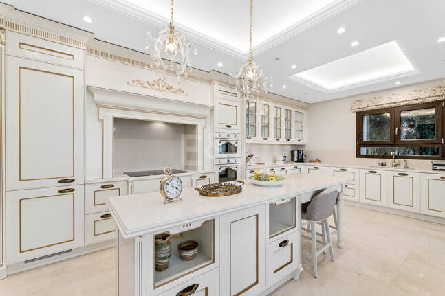 Mediterranean Benahavís Miejska Willa z widokiem na morze panoramiczne i góry.