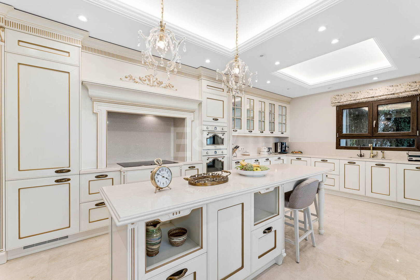 Mediterranean Benahavís Miejska Willa z widokiem na morze panoramiczne i góry.