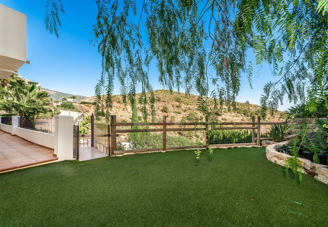 Mediterranean Benahavís Miejska Willa z widokiem na morze panoramiczne i góry.