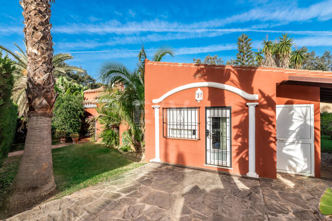 Andalusiska Style Villa i El Rosario