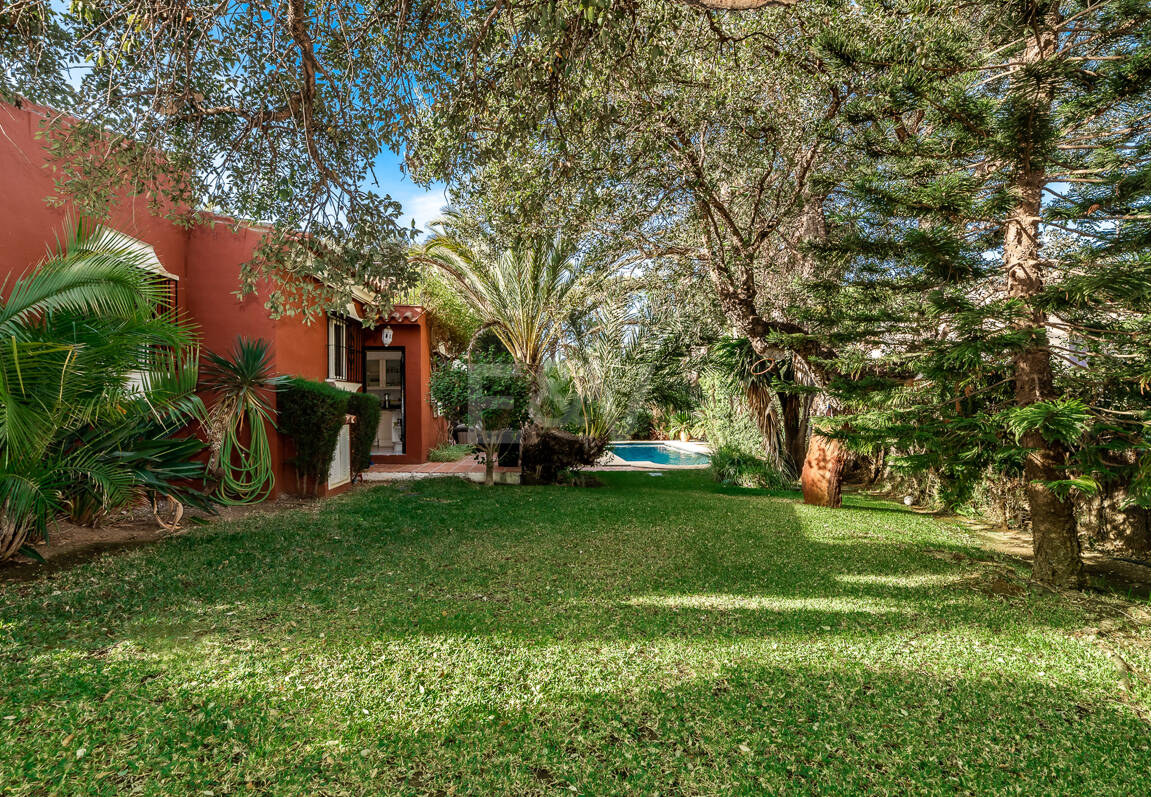 Andalusiska Style Villa i El Rosario