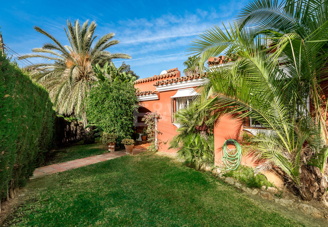 Andalusiska Style Villa i El Rosario