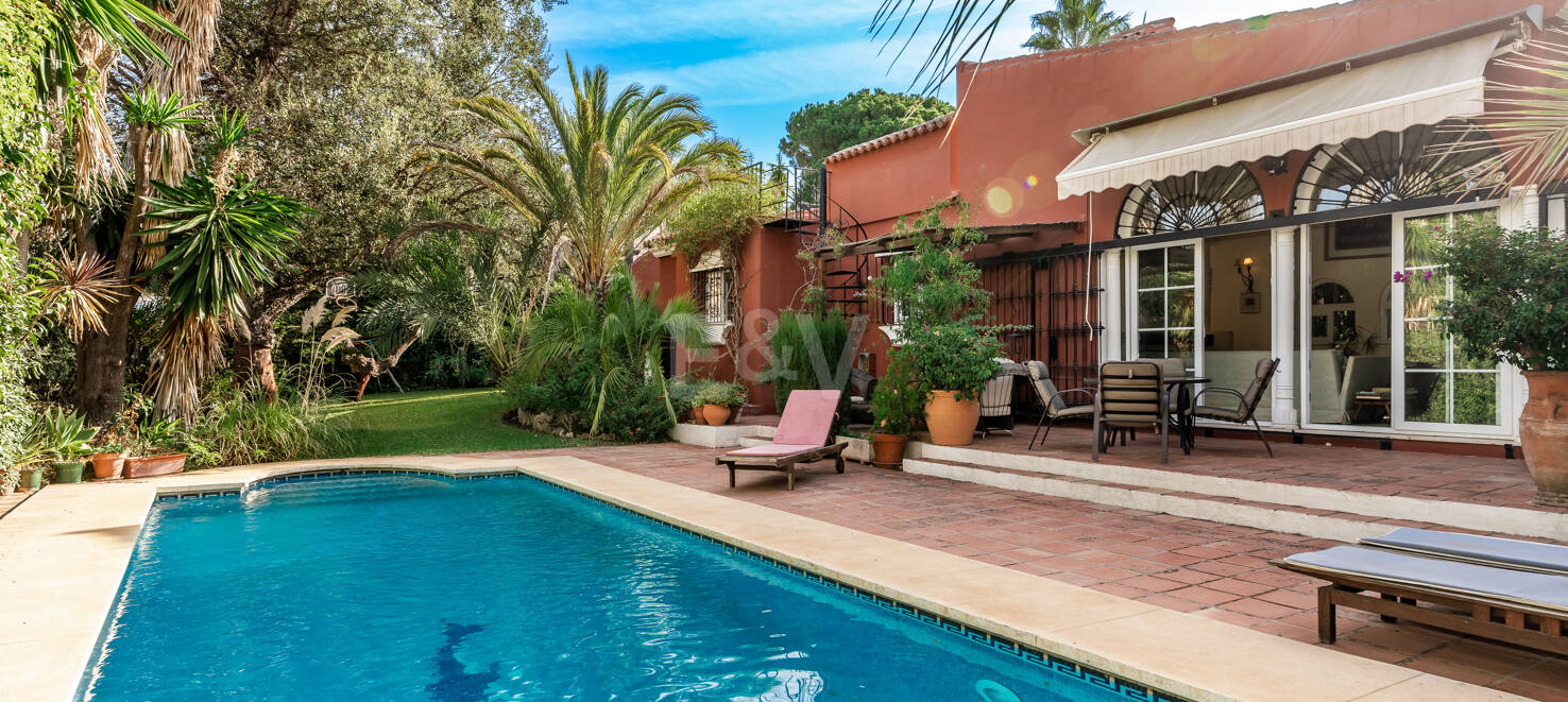 Andalusiska Style Villa i El Rosario