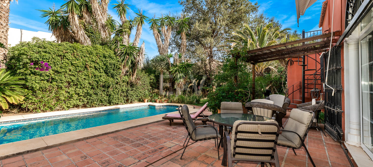 Andalusiska Style Villa i El Rosario