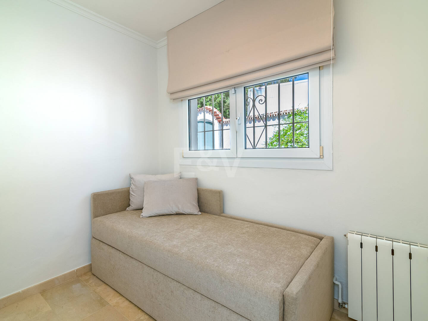 Villa med utsikt över The Golden Mile. Priser från 3 500€/vecka