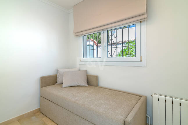 Villa med utsikt över The Golden Mile. Priser från 3 500€/vecka