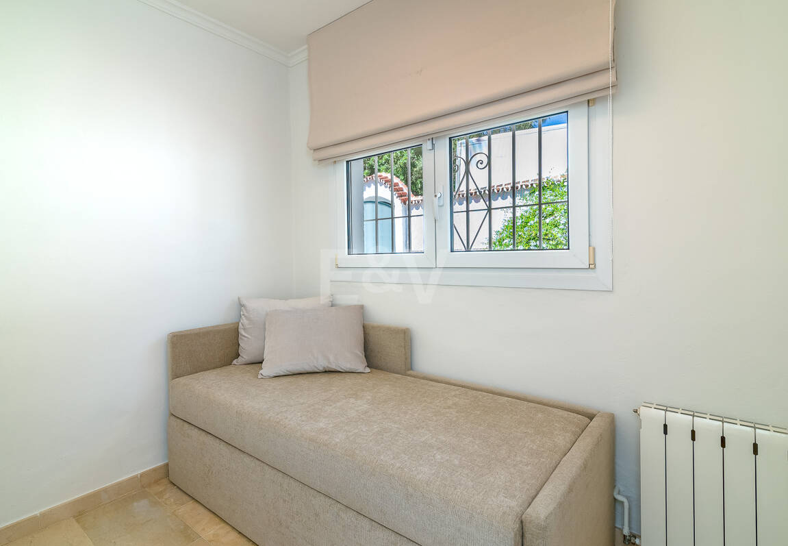 Villa med utsikt över The Golden Mile. Priser från 3 500€/vecka