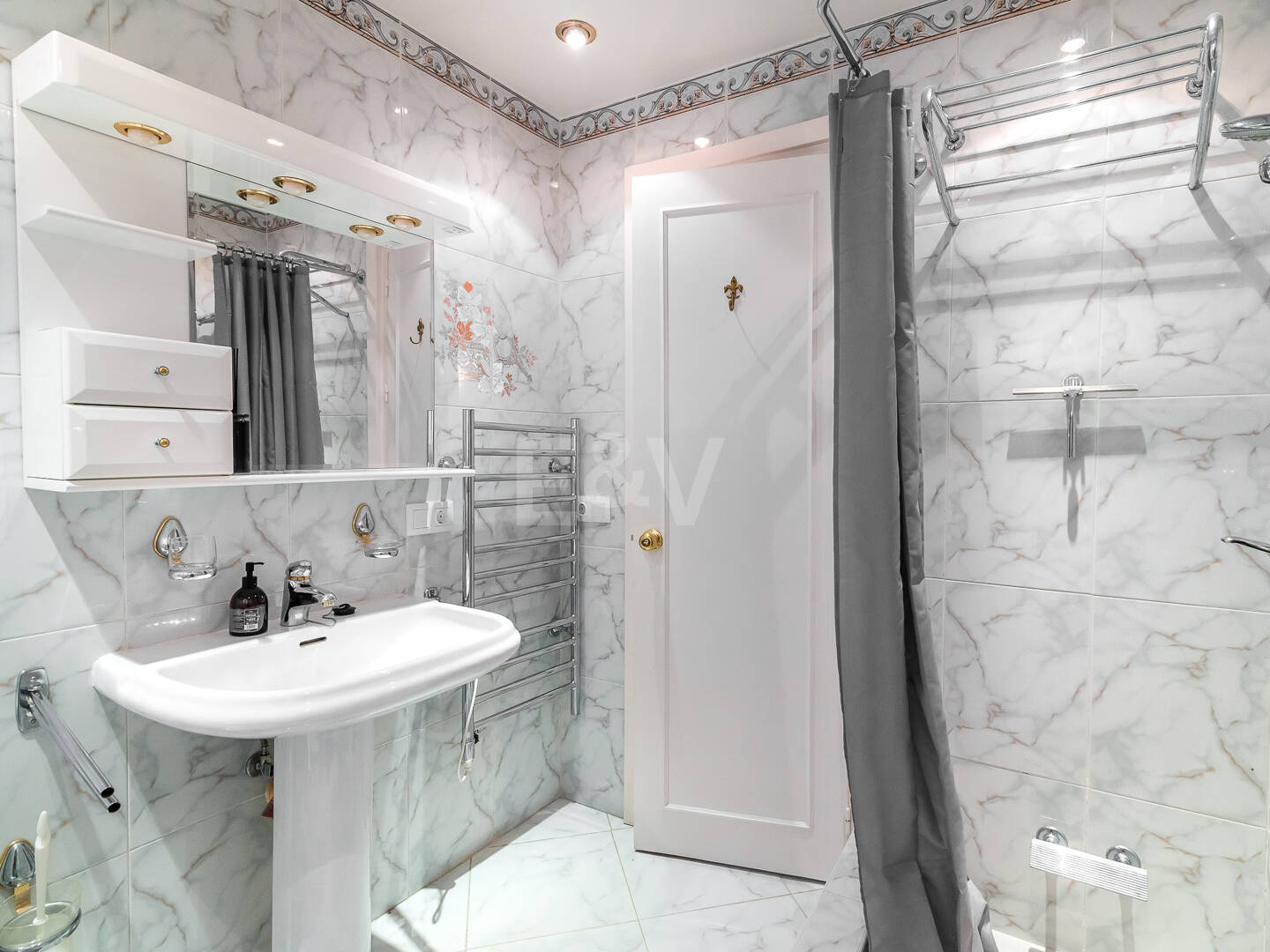 Villa med utsikt över The Golden Mile. Priser från 3 500€/vecka