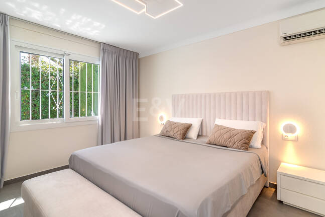 Villa med utsikt över The Golden Mile. Priser från 3 500€/vecka