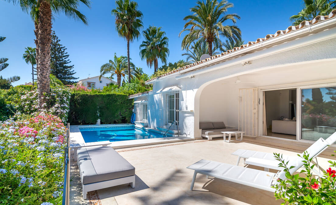 Villa con vistas en la Milla de Oro. Solo disponible para corta temporada, precios desde 4,500€/semana