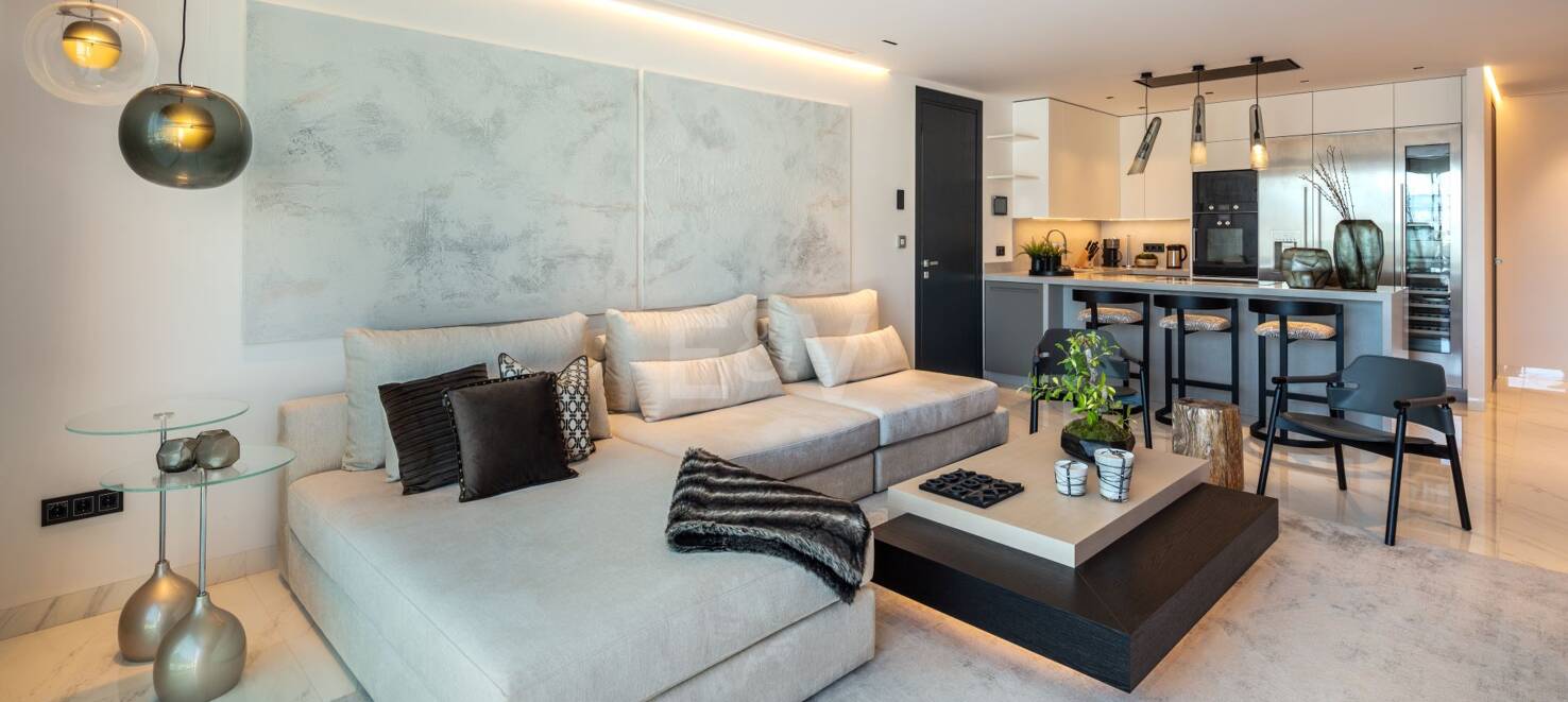 Elegant apartment with panoramic views