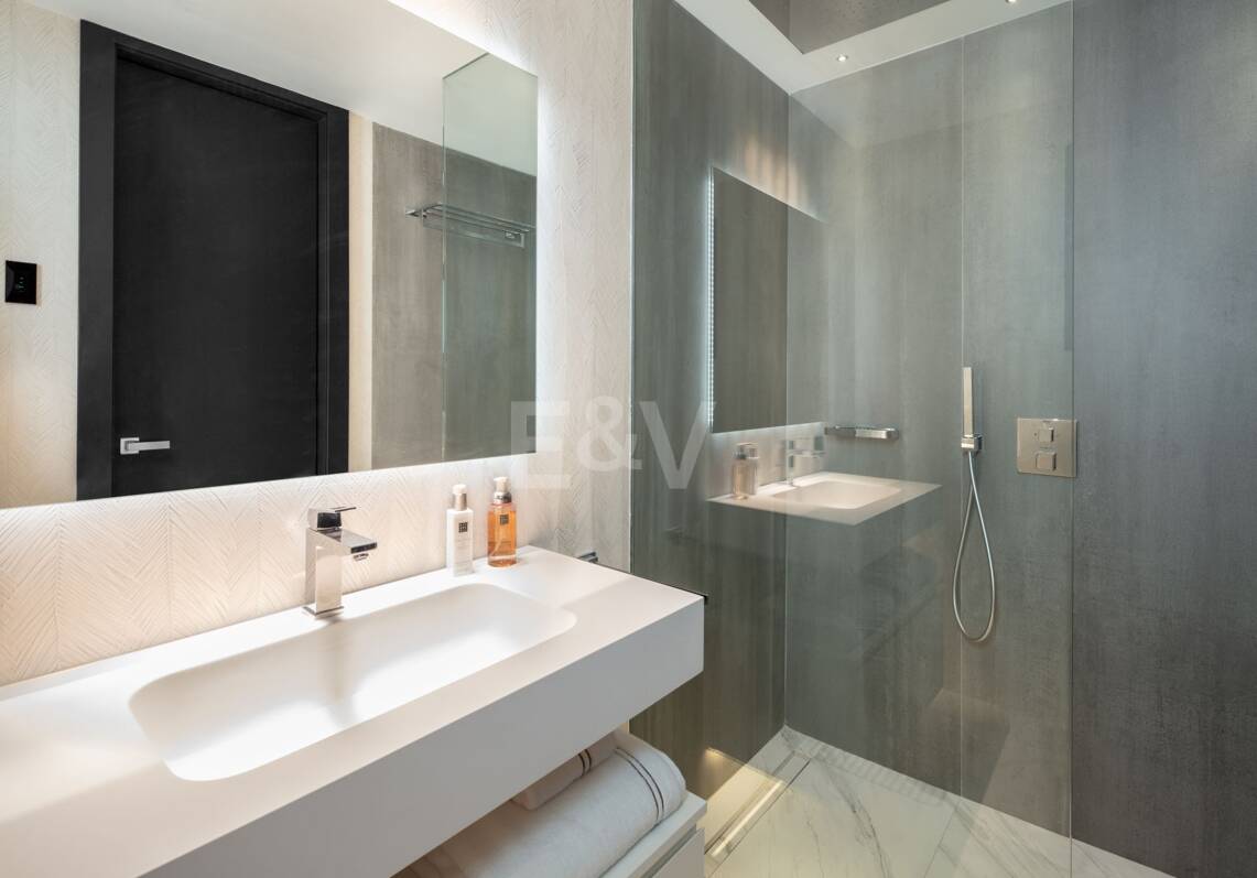 Elegante Wohnung mit Panoramablick auf das Meer in Puerto Banús