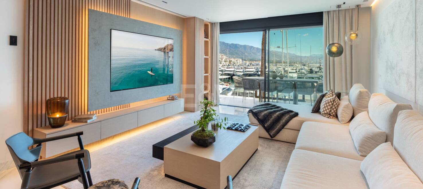 Elegant apartment with panoramic views