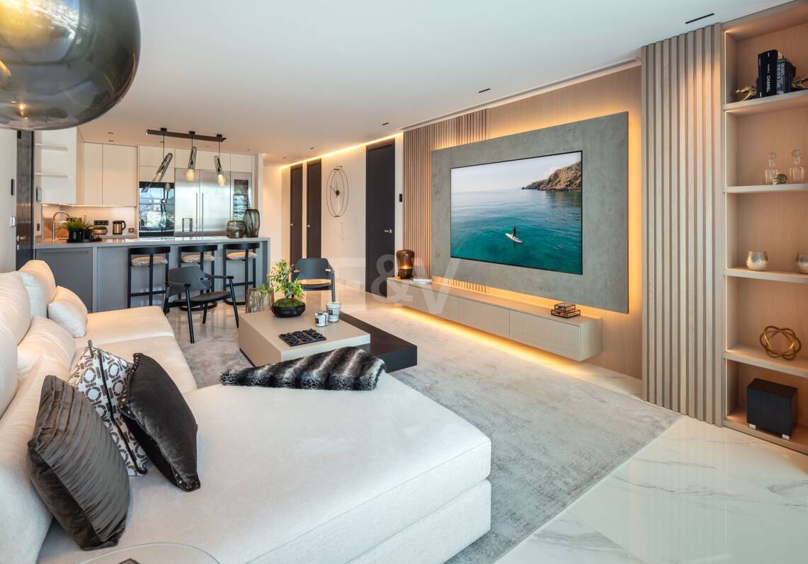 Elegante Wohnung mit Panoramablick auf das Meer in Puerto Banús