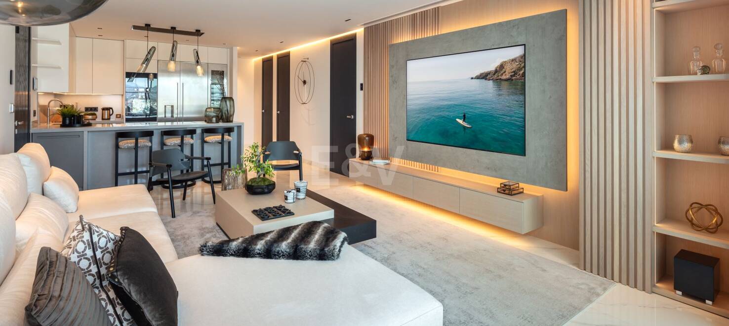 Elegant apartment with panoramic views