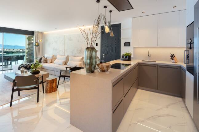 Elegante apartamento con vistas, Puerto Banús