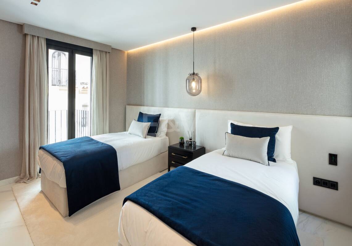 Elegante Wohnung mit Panoramablick auf das Meer in Puerto Banús
