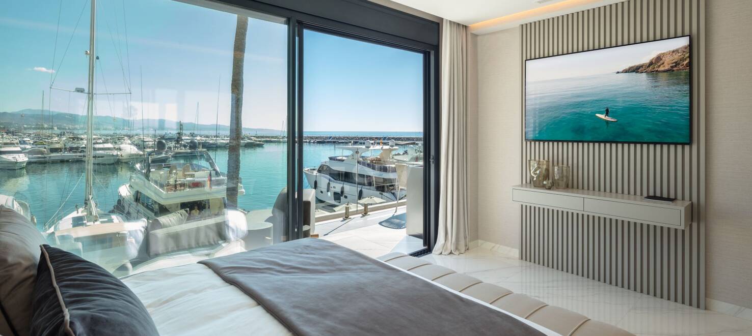 Elegant apartment with panoramic views