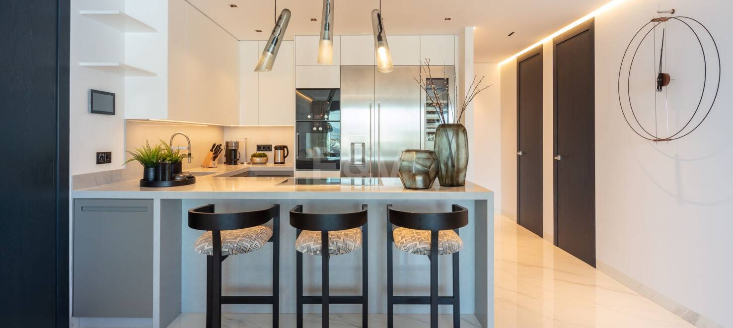 Elegant apartment with panoramic views
