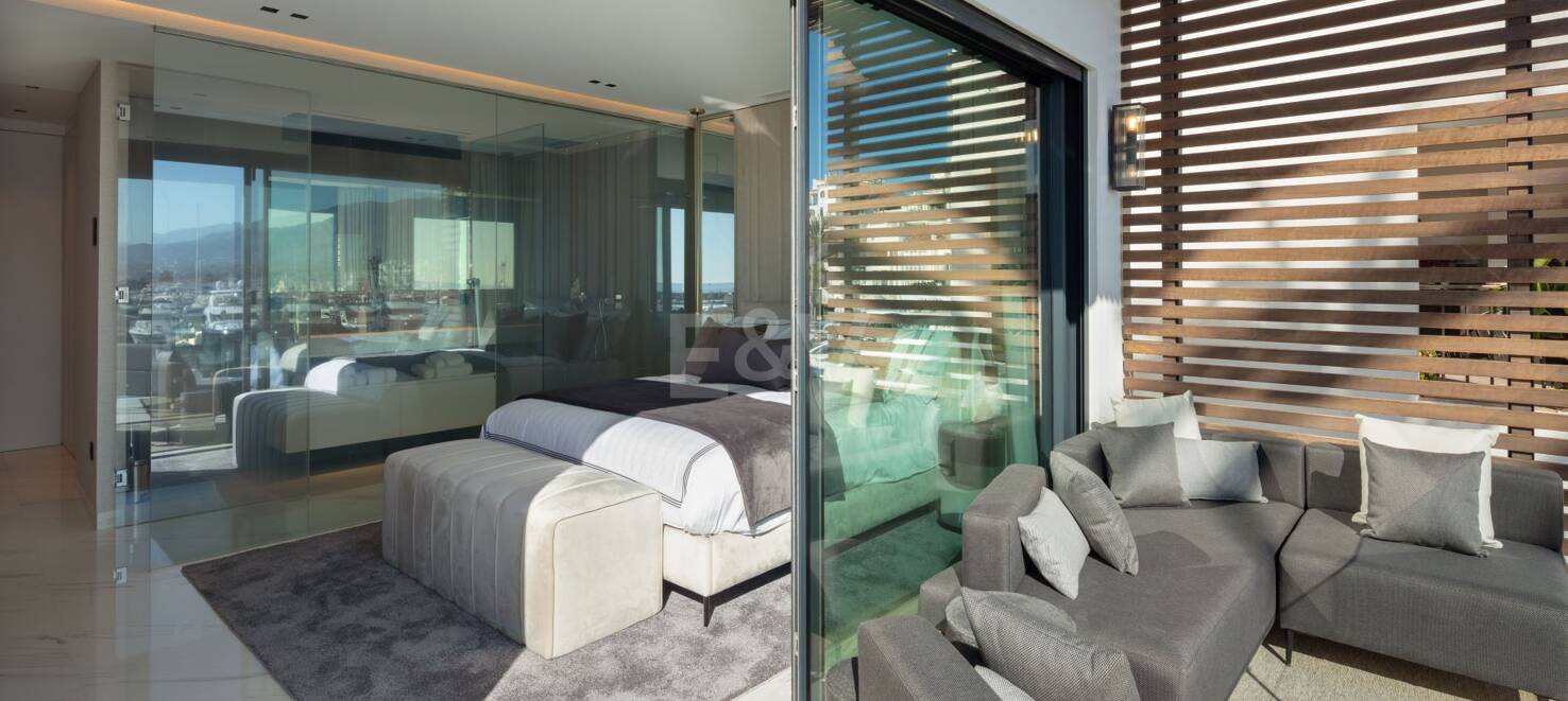 Elegant apartment with panoramic views