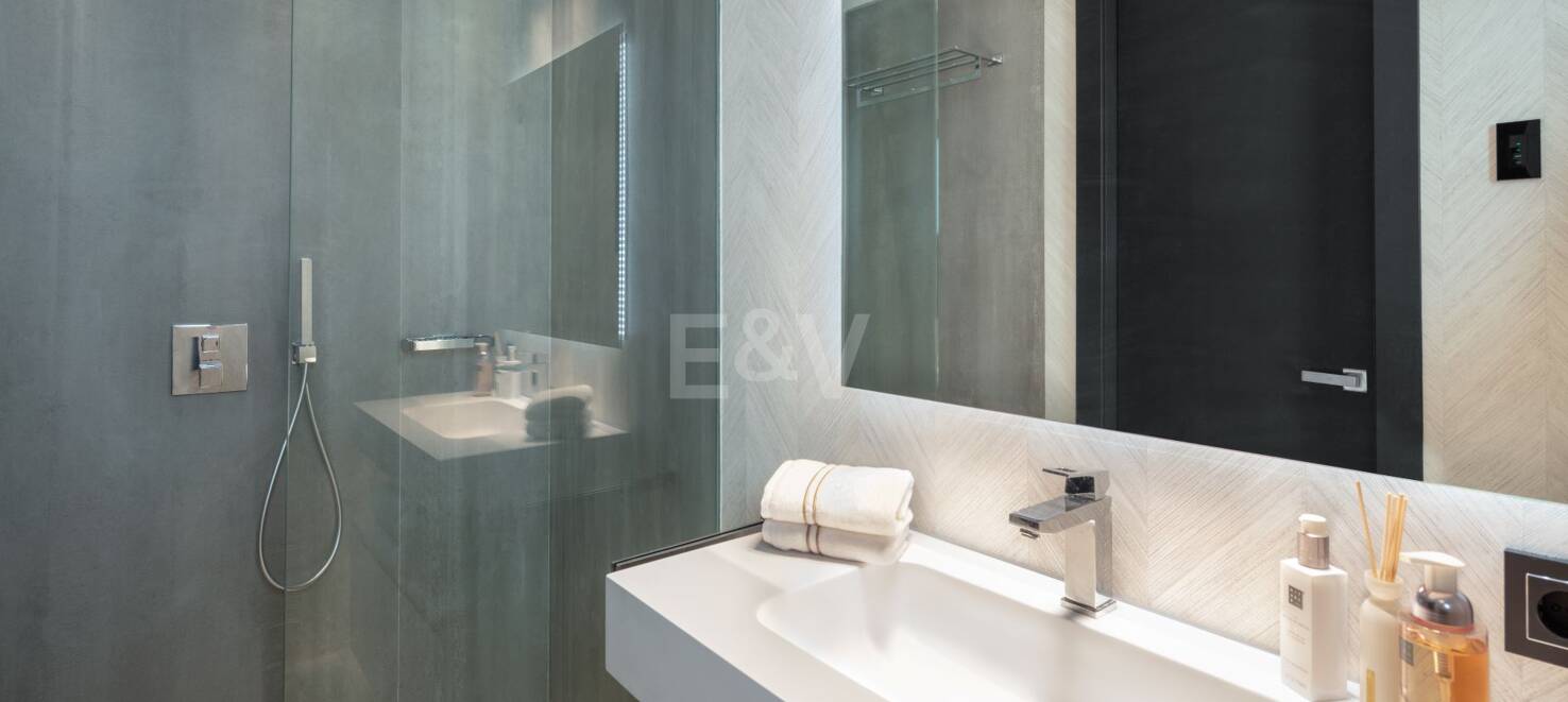 Elegant apartment with panoramic views