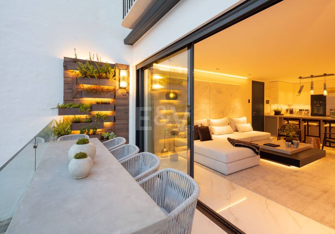 Elegante Wohnung mit Panoramablick auf das Meer in Puerto Banús