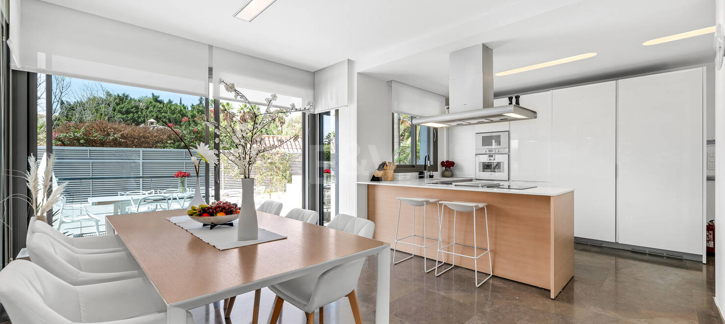 THE CUBE – Elégante villa de style scandinave à Nagüeles