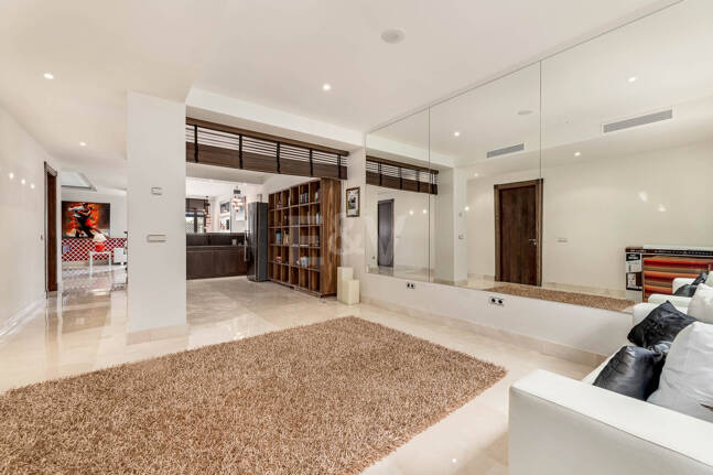 Mediterranean Benahavís Miejska Willa z widokiem na morze panoramiczne i góry.