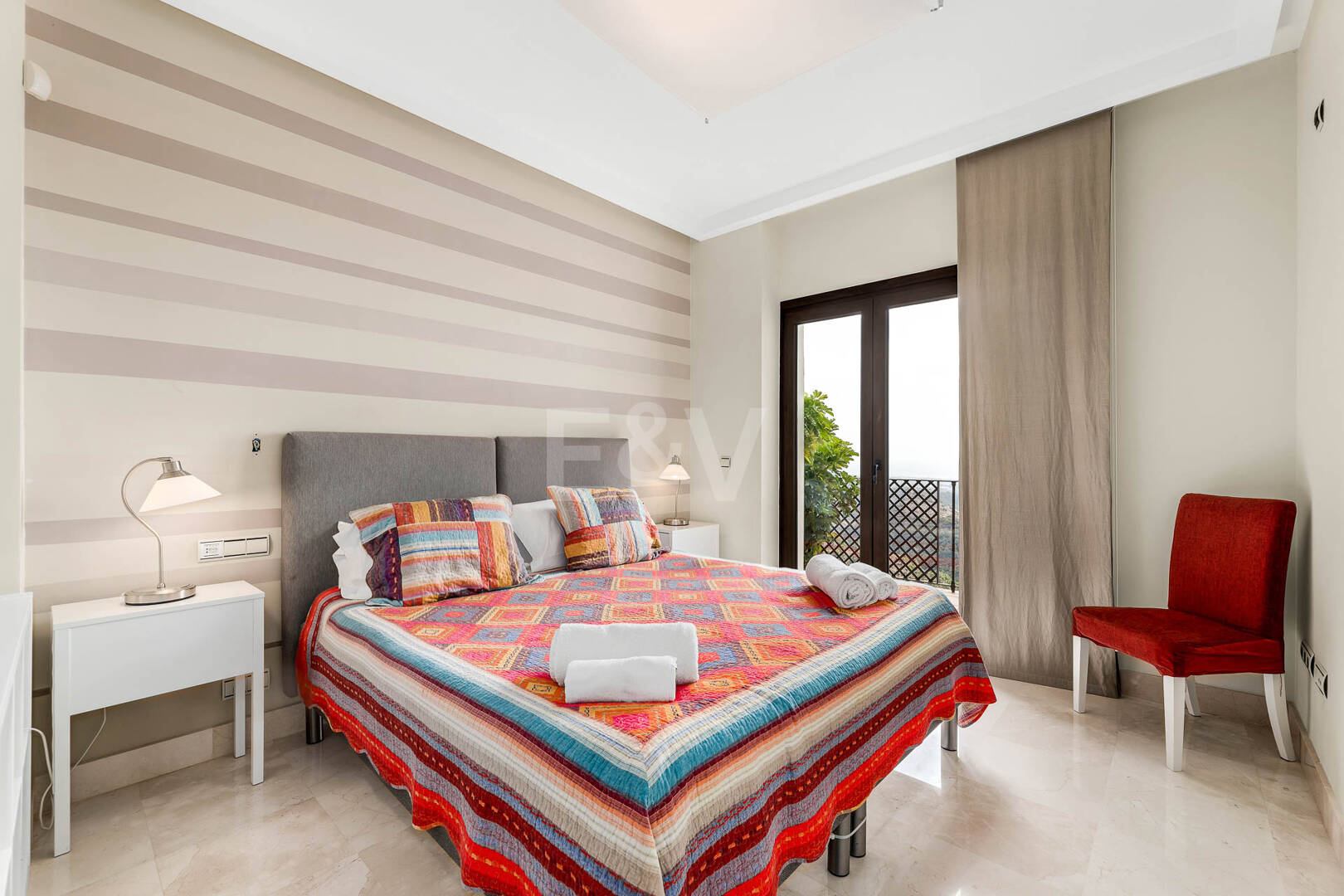 Mediterranean Benahavís Miejska Willa z widokiem na morze panoramiczne i góry.