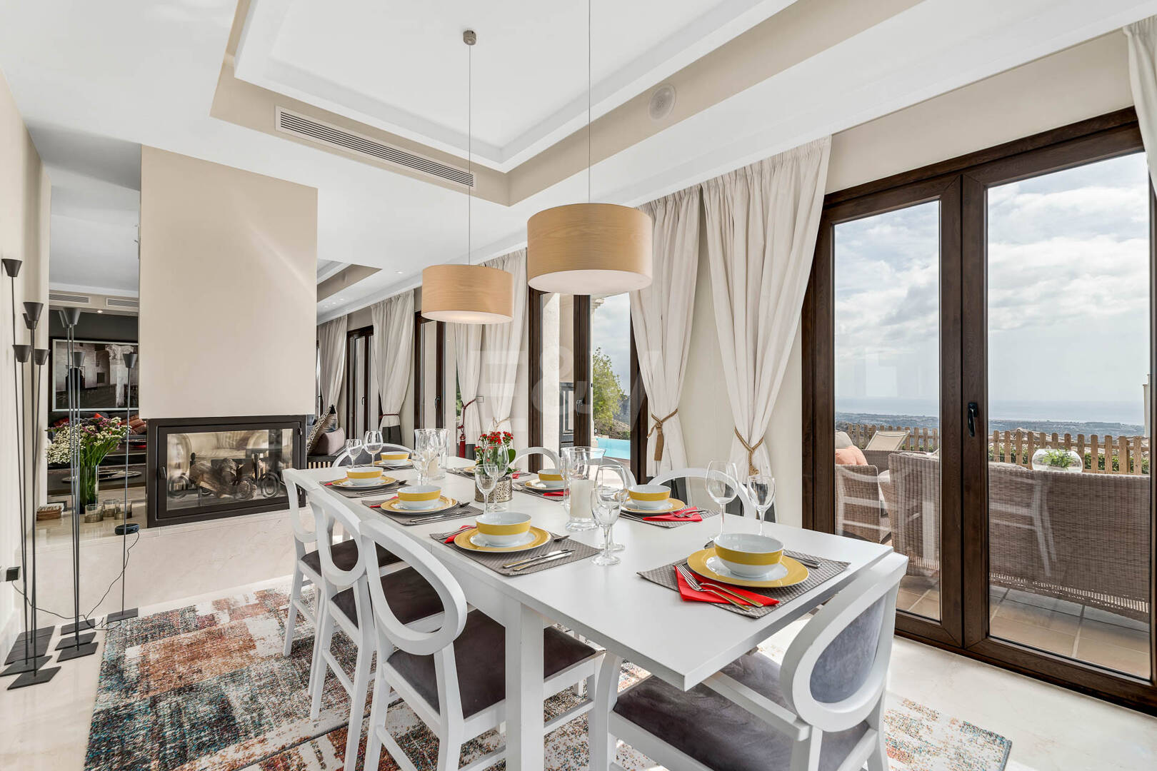 Mediterranean Benahavís Miejska Willa z widokiem na morze panoramiczne i góry.